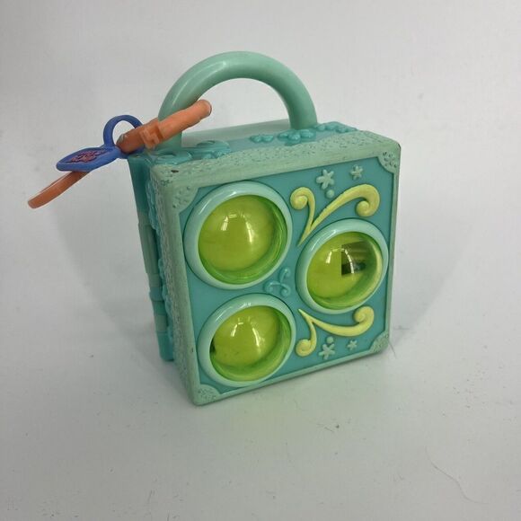 Hasbro 2006 Littlest Pet Shop Teeniest Tiniest Pop Up Mini Play Set LPS Blue Toy - Picture 1 of 10